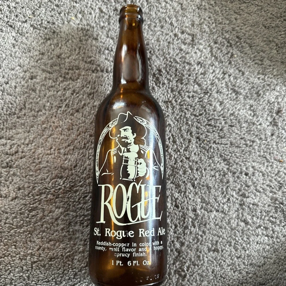 Rogue Oregon Brewing Co. St. Rogue Red Ale 22 oz Glass Bottle Breweriana Rare